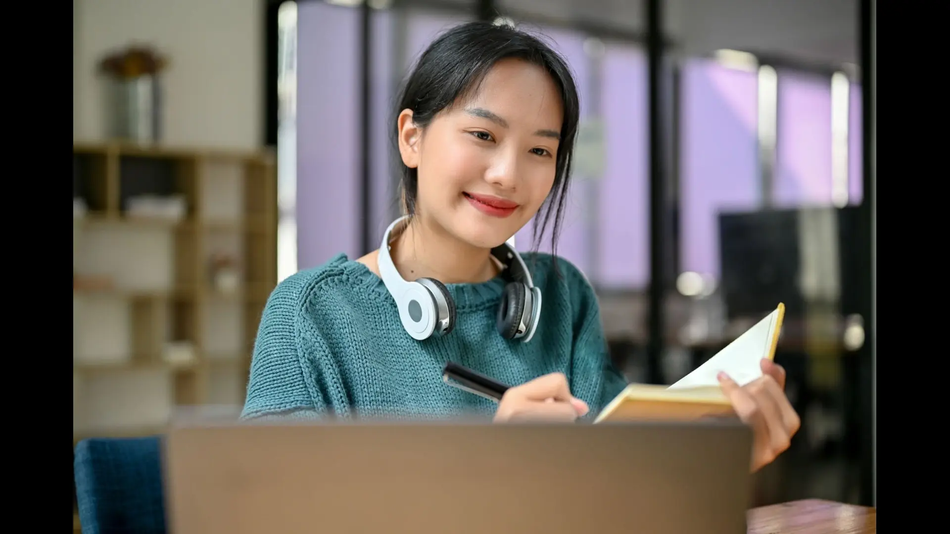 Student learning online with TutorChrome